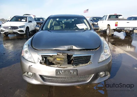 2015 Infiniti Q40 z USA, uszkodzony, nr VIN JN1CV6AR0FM522730